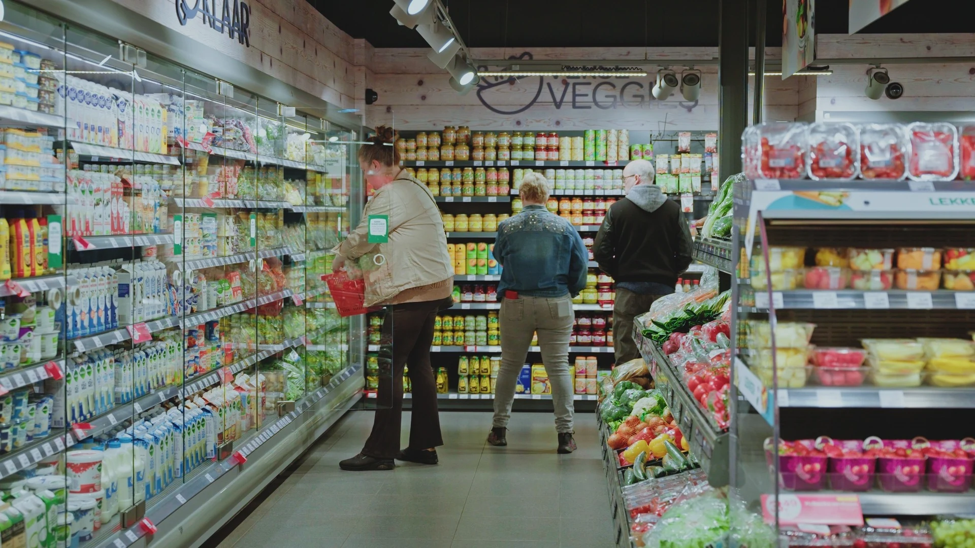 Groente en versafdeling in supermarkt Vlieland