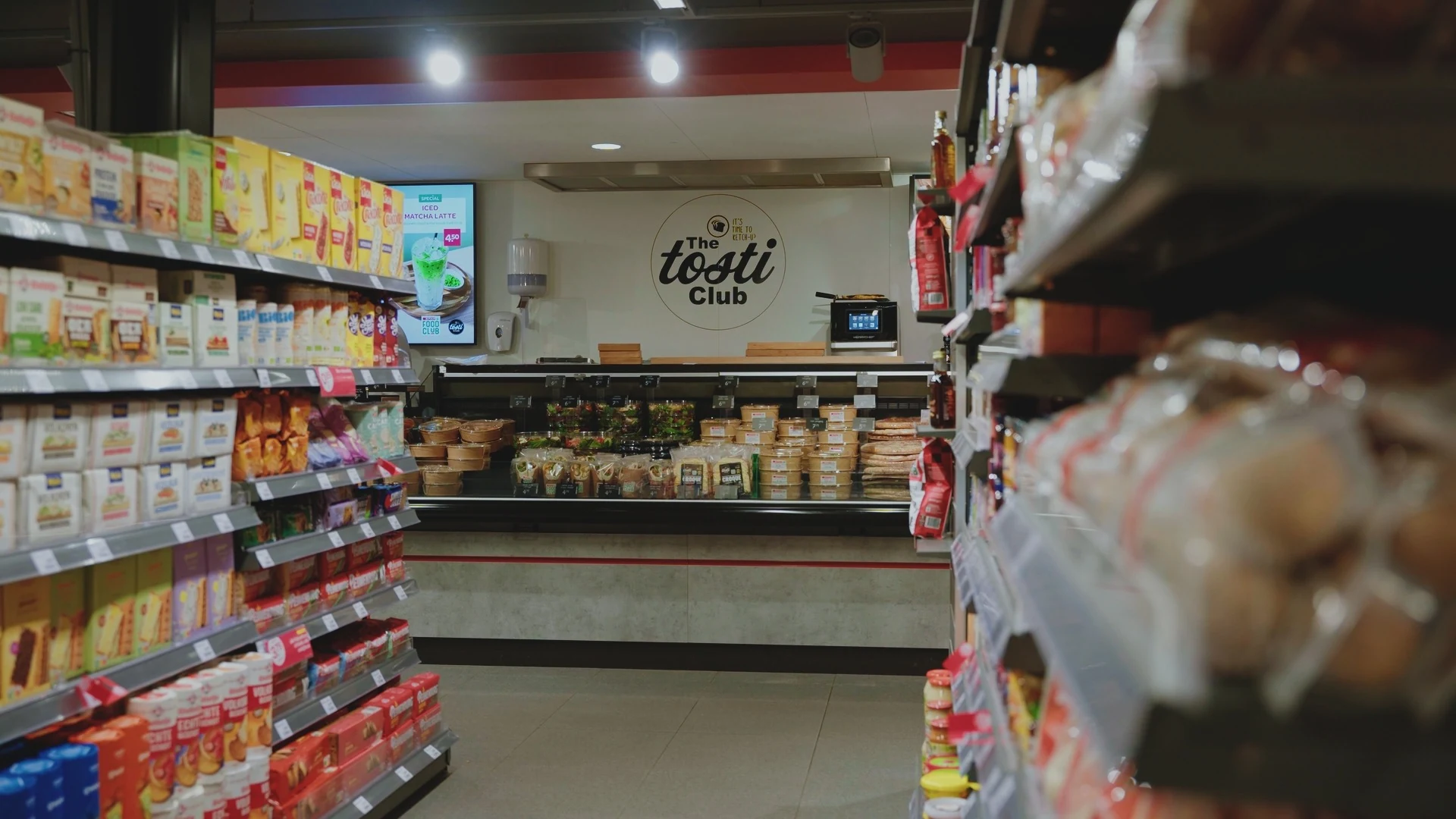 Supermarkt Vlieland: winkelinterieur van Hoekman in de Dorpsstraat