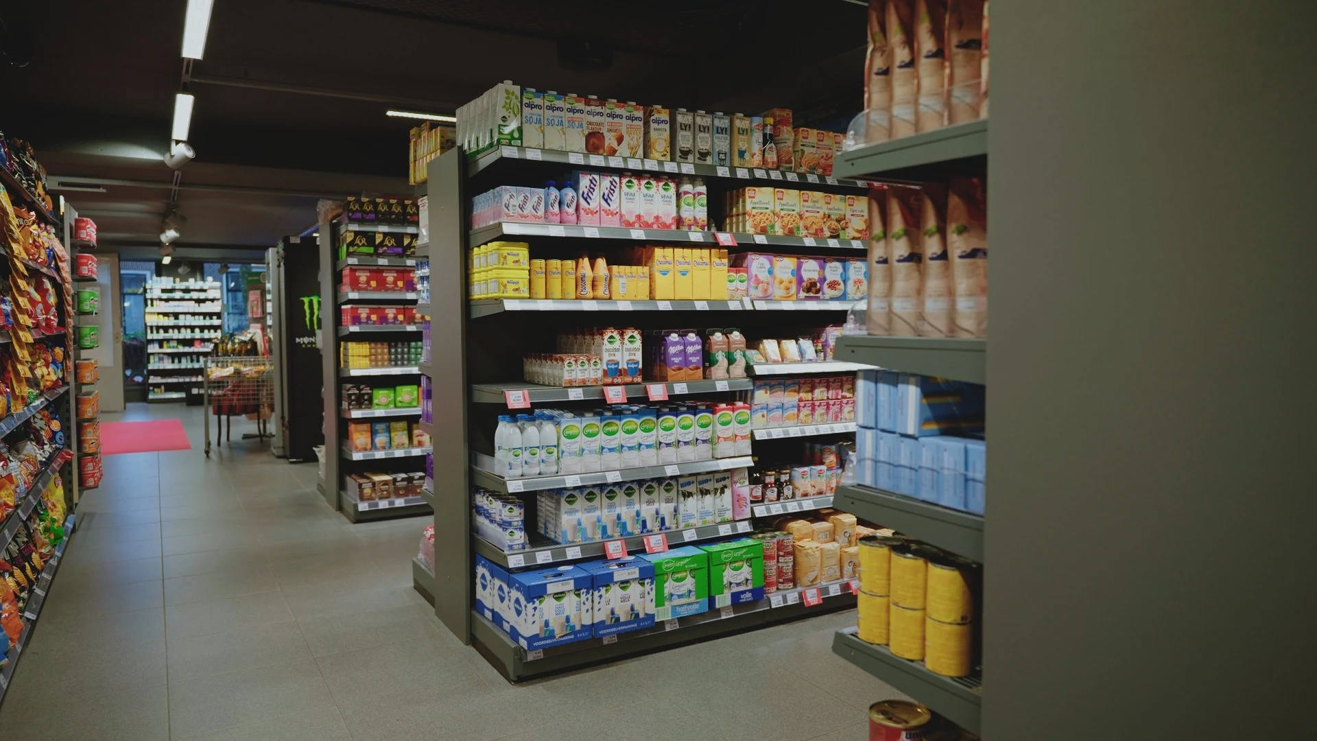 Boodschappen bezorgen Vlieland: assortiment in supermarkt Hoekman